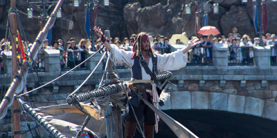 【混雑予想】2018年8月はディズニー夏祭り＆パイレーツサマー！夏休み＆お盆は激混み！