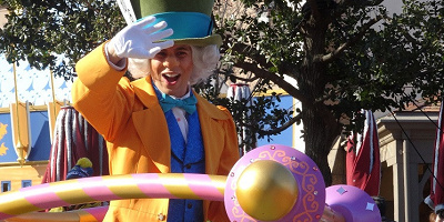 【解説】マッドハッターは何者？帽子の秘密やコスプレも！アリスに登場するディズニーキャラクター