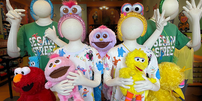 【ユニバ】セサミストリートグッズ52選！カチューシャ、お菓子、Tシャツなど、モッピーのお土産も