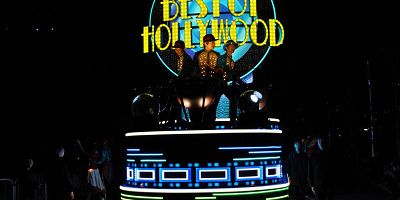 【USJ】新ナイトパレード鑑賞レポ！新演出や各フロートの詳細、おすすめ鑑賞スポットを完全ガイド