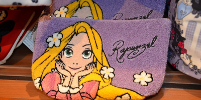 【おすすめ】ディズニーランドで買えるポーチ20選！おしゃれヒロインデザインまとめ！