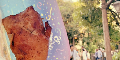 ピリ辛にハマる！スパイシースモークチキンレッグの販売店やセットメニューまとめ！