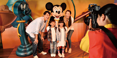 【ディズニー・フォト】ディズニー公式アプリに機能追加！SNS投稿も楽に！パークのフォト体験まとめ！