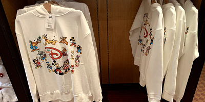 【必見】ディズニーのパーカーを使ったコーデ12選！テイスト別の着こなしも！