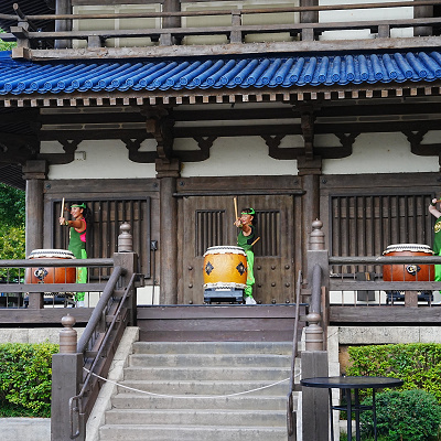 エプコットの祭座