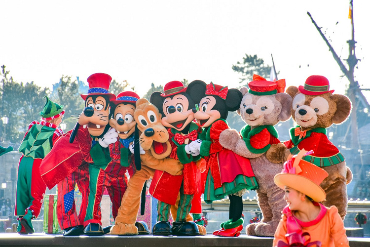 混雑予想 2019年11月のディズニーはクリスマスがスタート 冬のパークの