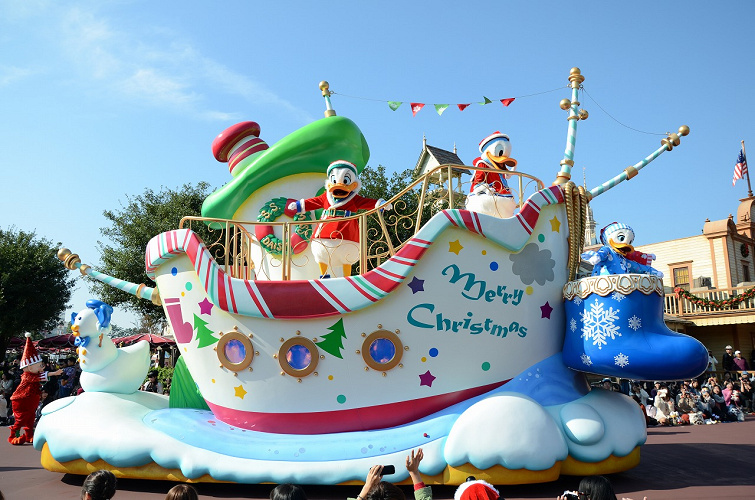 混雑予想 2019年12月のディズニーはクリスマス本番 年末 休日 冬休み 年末