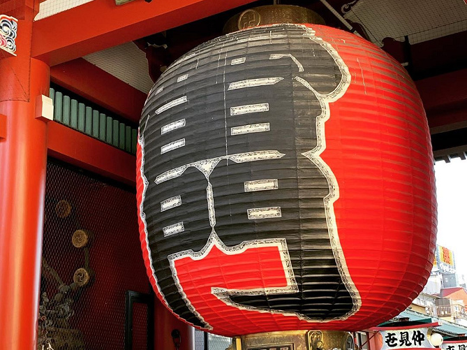 東京 浅草神社で売っているお守りはどんなデザイン オリジナルのかわいいお守りも
