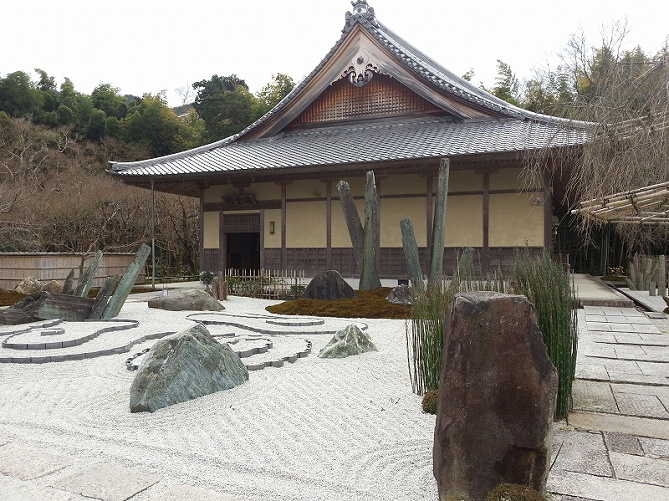 京都 一人旅 気ままに満喫できるモデルプラン 神社 カフェ ショッピングを楽しもう