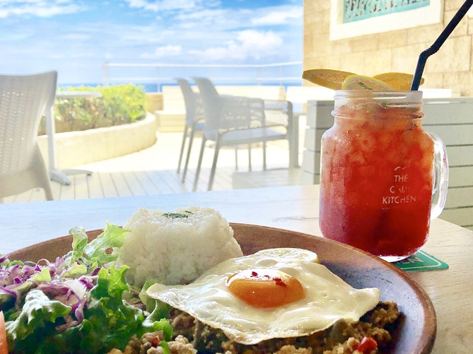 【沖縄】絶対行きたいおすすめカフェ7選！海の見える絶景カフェや、古民家カフェをご紹介♪