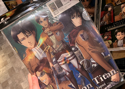 22 Usj進撃の巨人グッズ全76種まとめ リヴァイ兵長ポップコーンバケツ登場 立体機動装置 マント ジャケットも