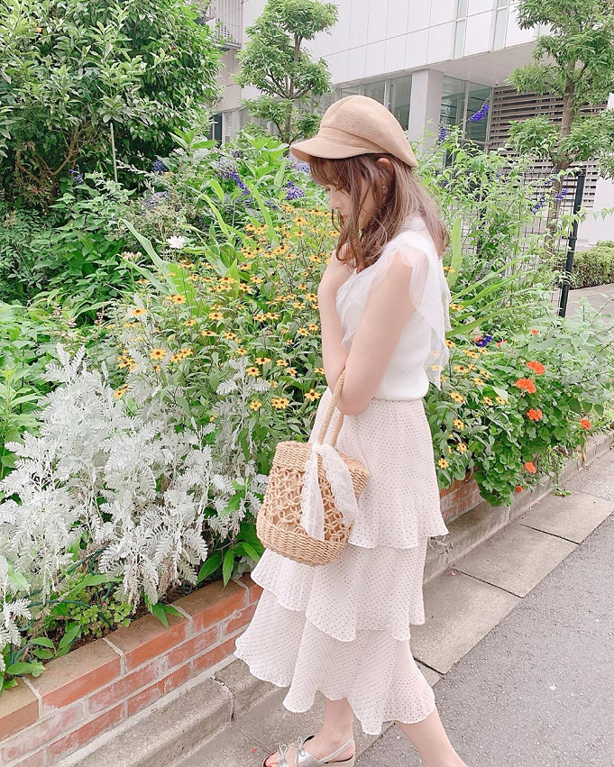 夏 ディズニーコーデ選 6月 7月 8月の服装のポイント 持ち物は 友達 カップルで楽しもう