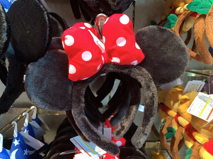 大学生や大人の 制服ディズニー は禁止されている お酒はng