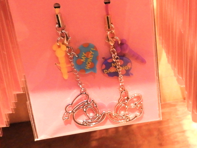 ディズニーシーのおそろいペアグッズ15選 カップルのお土産におすすめ