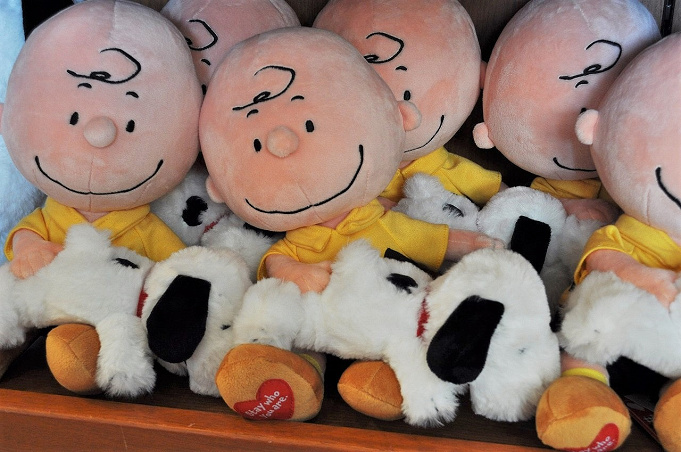 Usjのスヌーピーバレンタイングッズ45選 ハートモチーフの雑貨 ぬいぐるみ キーチェーン