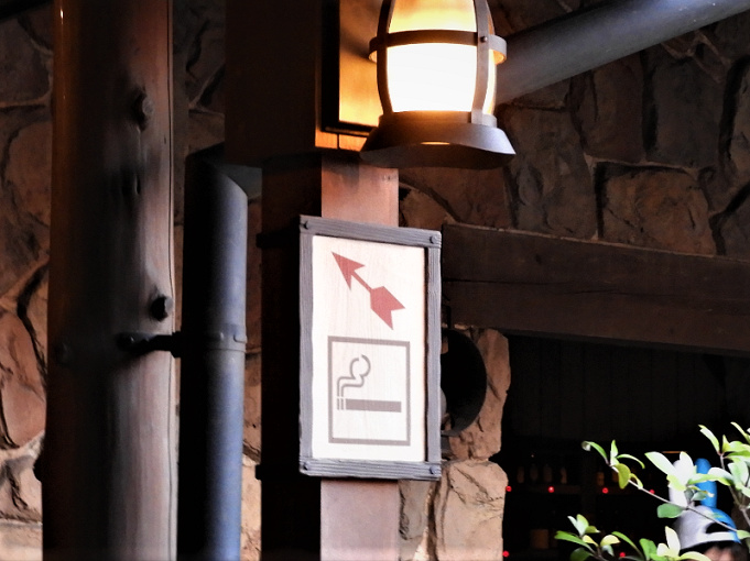 喫煙所 ディズニーランドで煙草が吸える場所まとめ