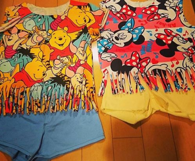 19春夏 ディズニーtシャツコーデ25選 総柄やユニクロも カップルでペア おそろいに 19春夏 ディズニーtシャツコーデ25選 総柄やユニクロも カップルでペア おそろいに