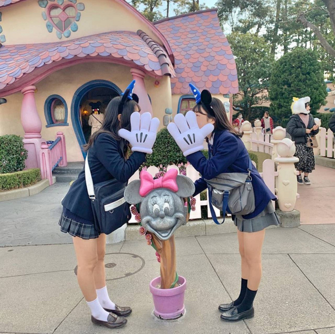 制服ディズニーの楽しみ方 おすすめ制服コーデ グッズまとめ お泊りディズニーも