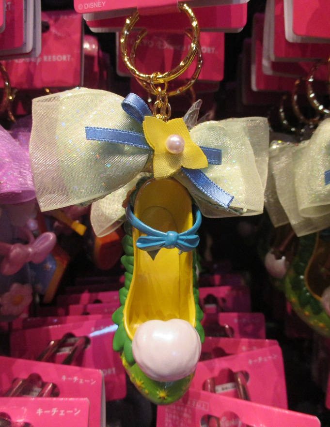 ディズニーで買えるティンカーベルグッズまとめ アクセサリーやストラップをまとめて紹介 ディズニーで買えるティンカーベルグッズまとめ アクセサリーやストラップをまとめて紹介