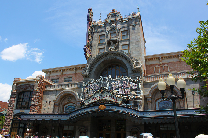 最新 ディズニーが雨のときはどうする 雨対策アトラクション 傘や持ち物などをチェック