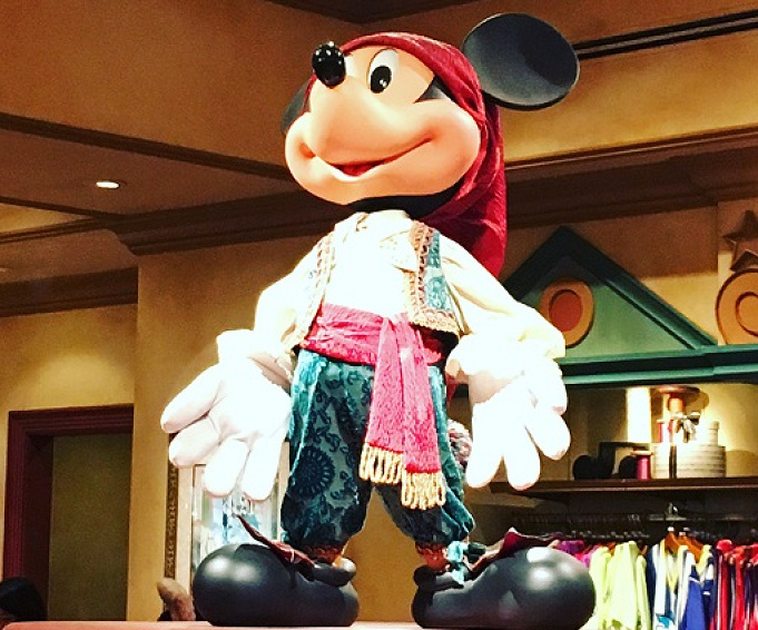 アパレル商品はフィガロズ クロージアー Tシャツやパーカー カチューシャがたくさん