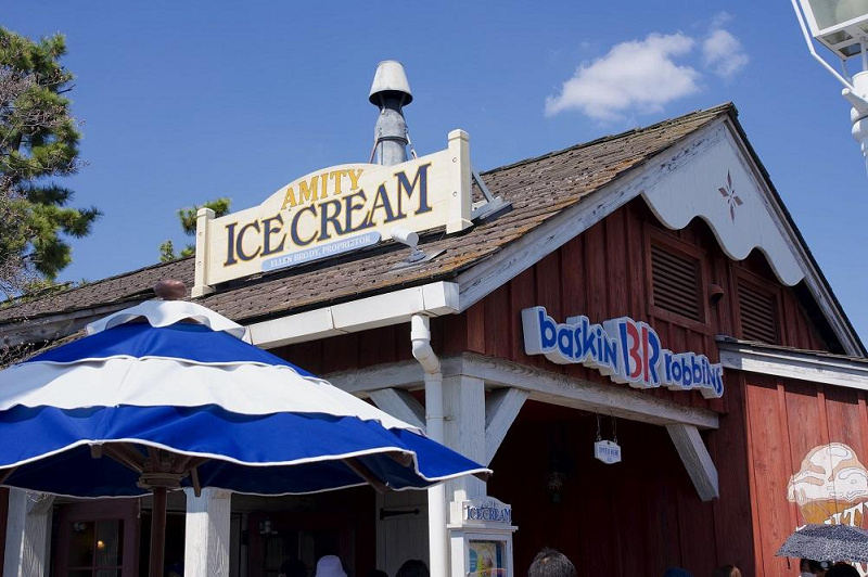 【ユニバのアイス屋】アミティ・アイスクリームを解説！サーティワンの味をUSJで！メニューや店内も紹介！