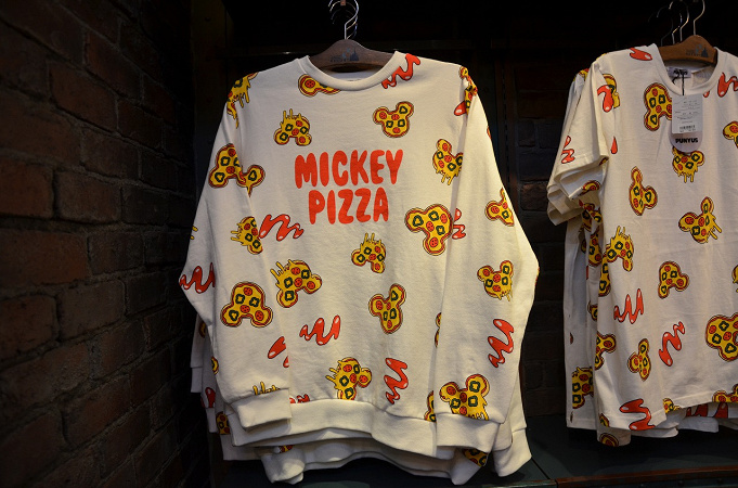 21 ディズニーファッション特集 カチューシャやtシャツなどのグッズ コーデ集