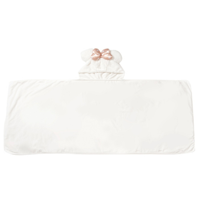 11 1発売 ディズニークリスマスグッズ ふわふわ真っ白アパレルと雪のようなパスケースが発売