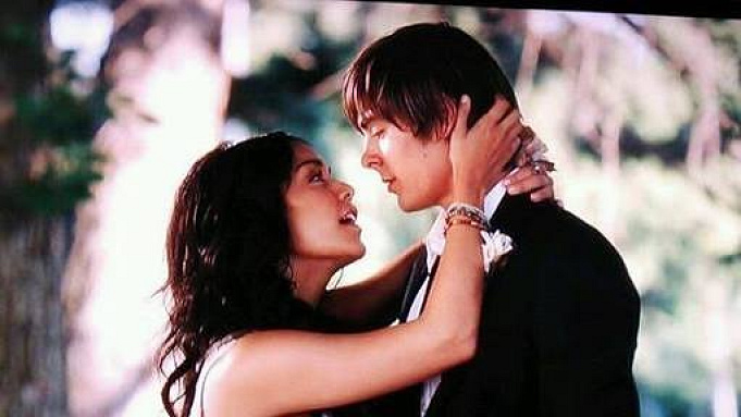 ディズニー映画 ハイスクール ミュージカル3あらすじ ネタバレと登場キャラクター