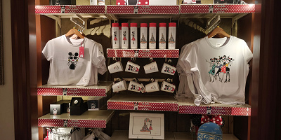 【香港ディズニー20周年グッズ】DAICHI MIURAコラボグッズ全18種まとめ!日本人デザイナーが手掛けるおしゃれグッズの値段と販売場所