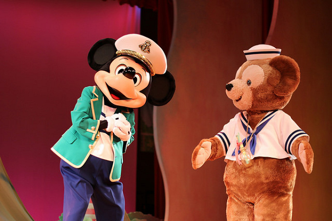 東京ディズニーシーでショーを楽しめるレストランはある