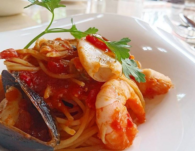 ディズニーシーのディナーにおすすめレストラン10選 誕生日向け ショーあり 予約なしok