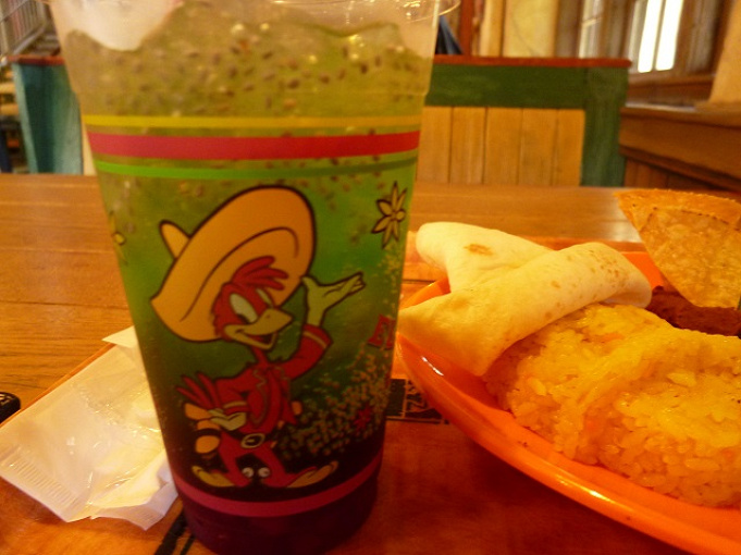 パンチート 名前長すぎ ディズニーで会える場所は 三人の騎士のキャラクター