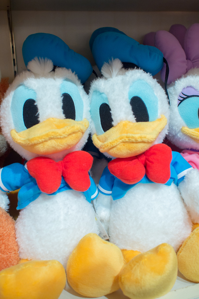 ドナルドモコモコぬいぐるみ