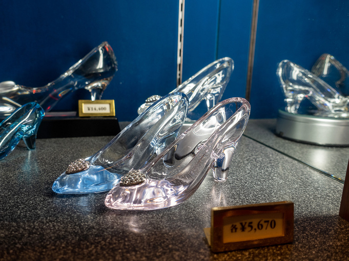 22 ディズニーガラスの靴8選 値段 販売場所まとめ 名入れ可でプレゼントにもおすすめ 22 ディズニーガラスの靴8選 値段 販売場所まとめ 名入れ可でプレゼントにもおすすめ