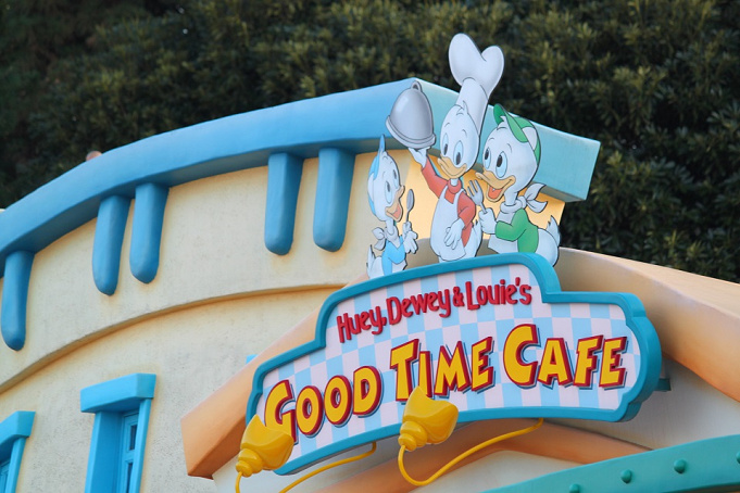 ディズニー修学旅行の過ごし方 ファストパス時短術 おすすめお土産 コスパ重視のレストランを紹介