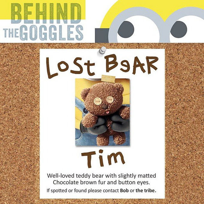 ミニオン ボブの特徴は目の色とクマのぬいぐるみ ティムのぬいぐるみを持ったオッドアイのミニオン