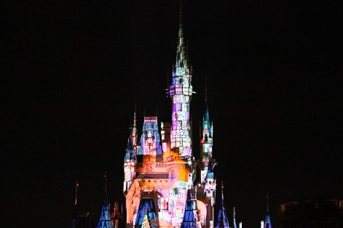 ディズニーランドの夜景が美しいアトラクション画像と撮影法