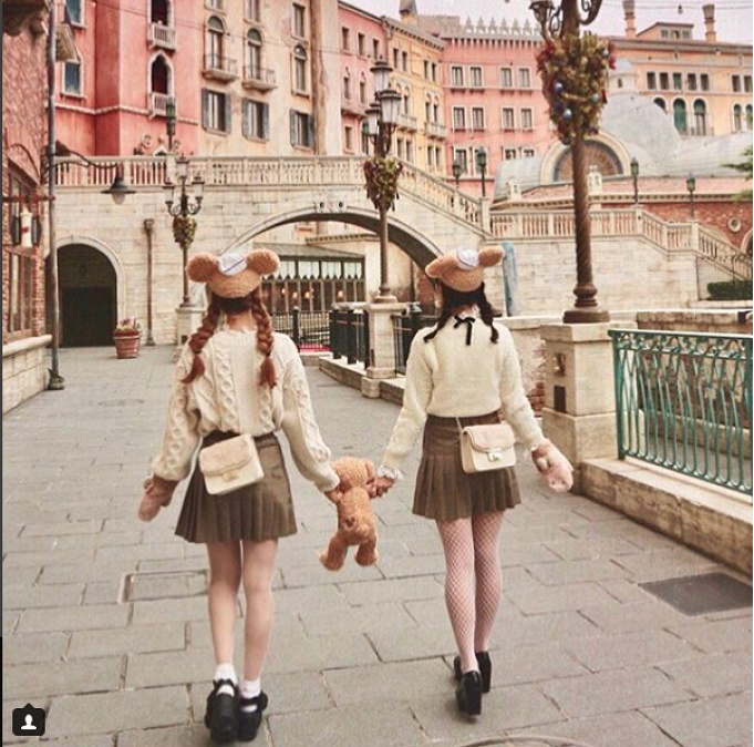 22冬 大人ディズニーコーデ19選 コート セーター ニット ファー ディズニーバウンドまとめ 22冬 大人ディズニーコーデ19選 コート セーター ニット ファー ディズニーバウンドまとめ