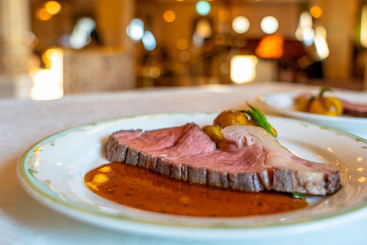 ディズニーシーのレストランで誕生日をお祝い サプライズやプレゼントもご紹介 ディズニーシーのレストランで誕生日をお祝い サプライズやプレゼントもご紹介