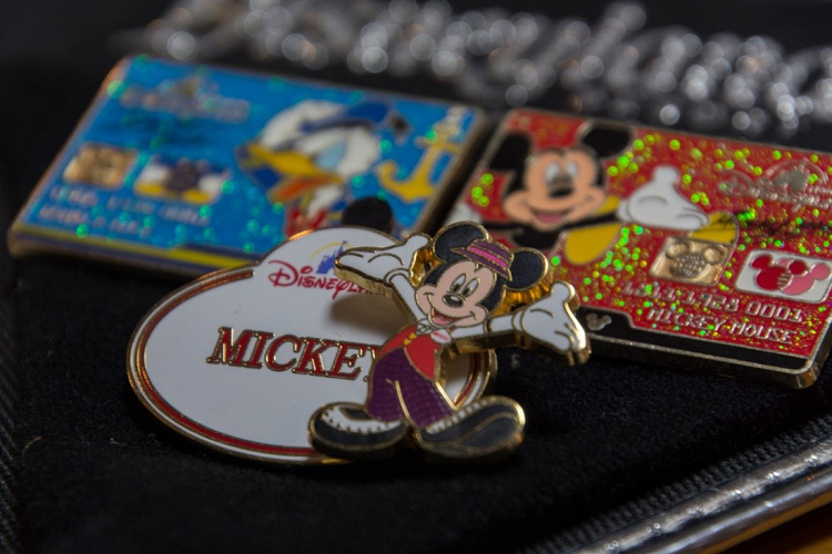 ディズニーの ピントレーディング とは 交換手順や体験談をご紹介 ディズニーの ピントレーディング とは 交換手順や体験談をご紹介