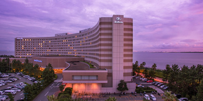 【ヒルトン東京ベイ】インスタ映えするディズニーオフィシャルホテル!デザートブッフェ&ナイトプールも