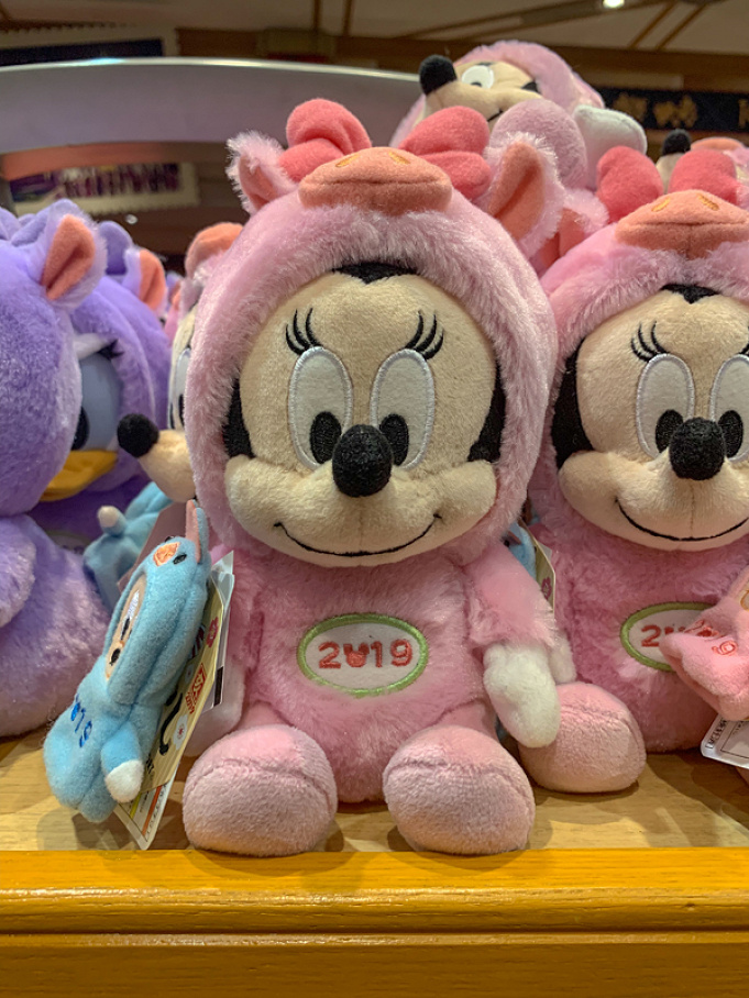 18 ディズニーお正月グッズ63選 亥年の主役はプンバァ ぬいばや雑貨 お菓子まとめ