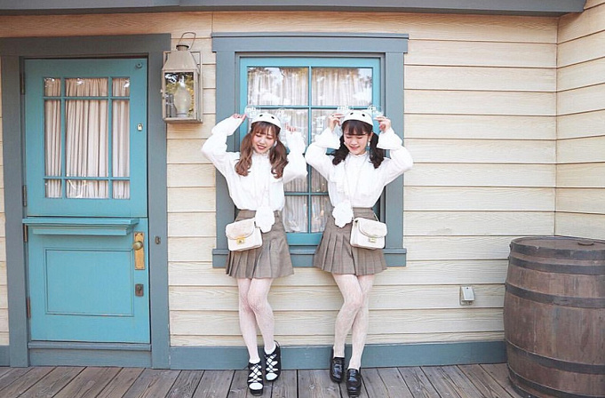 ディズニー イヤーハットコーデ選 おしゃれな帽子でかわいくコーディネート アレンジ方法も