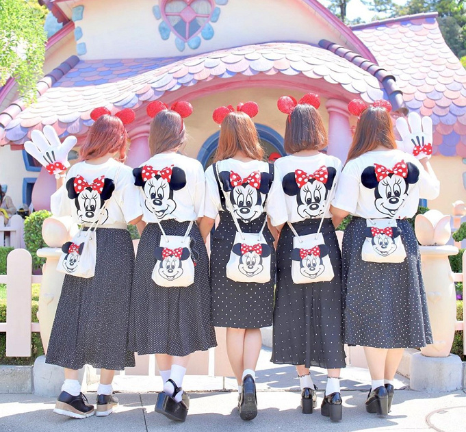 2019夏 ディズニーtシャツコーデ15選 イチオシのカジュアル ドレッシー バウンド風コーデまとめ