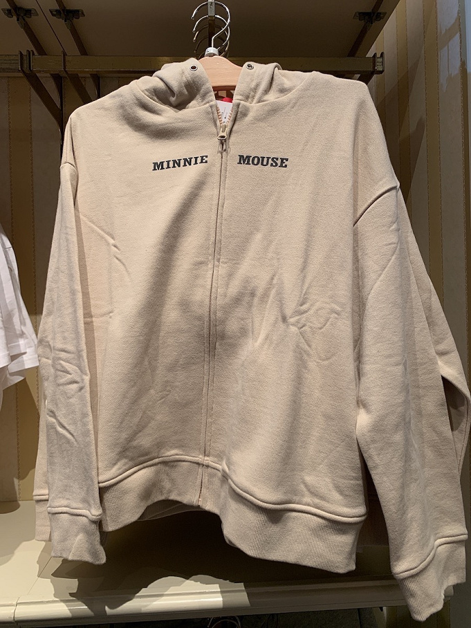 ディズニーパーカーまとめ ランド シーで買えるパーカーを全種類チェック
