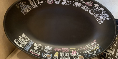 【12/26発売】ディズニー生活雑貨グッズ5種類!クールな手書き風ブラックデザインが登場!