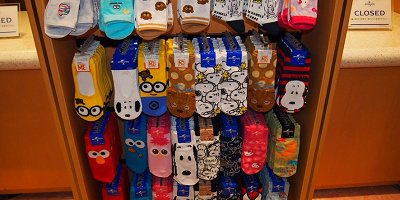 【お土産】ユニバで買える靴下10選!キャラクター靴下の種類、サイズと値段