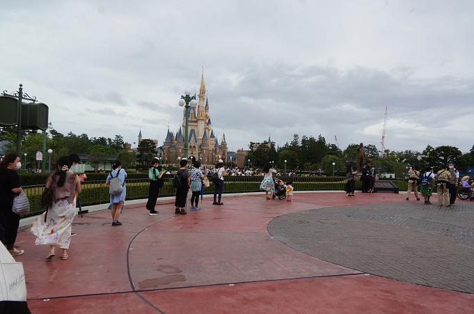 ディズニー再開初日レポ ディズニーランドの再開日にパークに行けた コロナ対策や変更点まとめ
