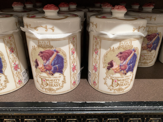 最新 美女と野獣グッズ96選 ロマンチックなベル 野獣 ガストンモチーフのお土産も登場